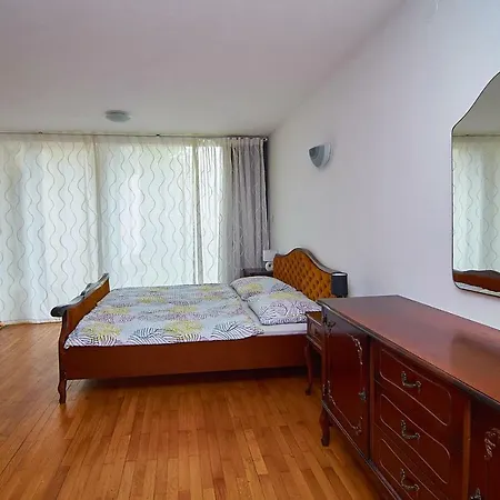 Emona Апартаменты *